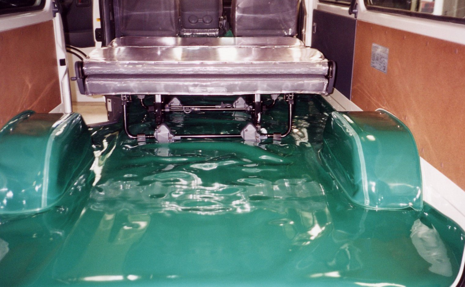 トランク・荷室・ラゲッジルーム