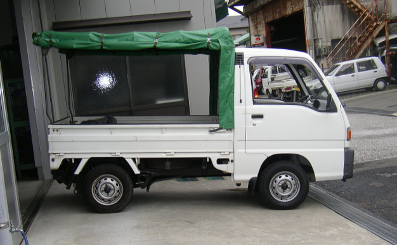 トラック、幌＆荷台等