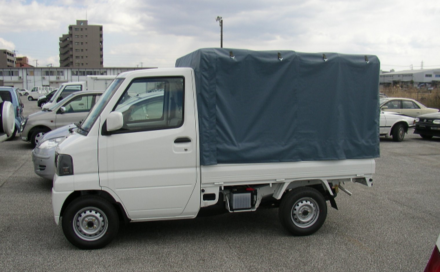 三菱ミニ・キャブの軽トラック幌